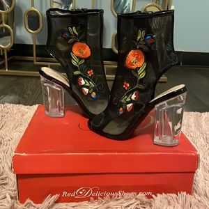 Black flower embroidered heels